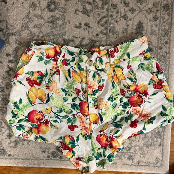 LC Lauren Conrad Pants - LC Lauren Conrad High Waist Floral Print Shorts